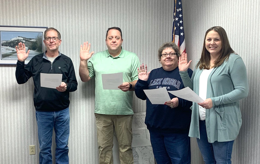City Council and Mayor Sworn In The Mapleton Press